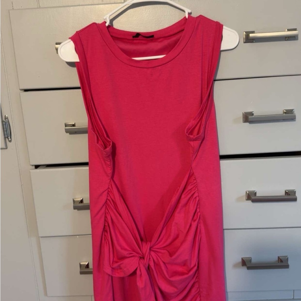 Chic Pink Sleeveless Dress with tie